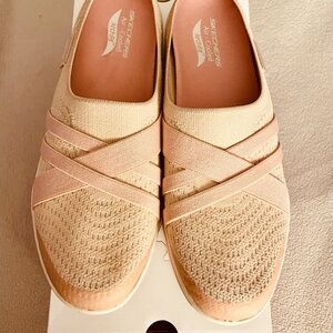 Skechers Women's Beige and Pink Slip-On Sneakers